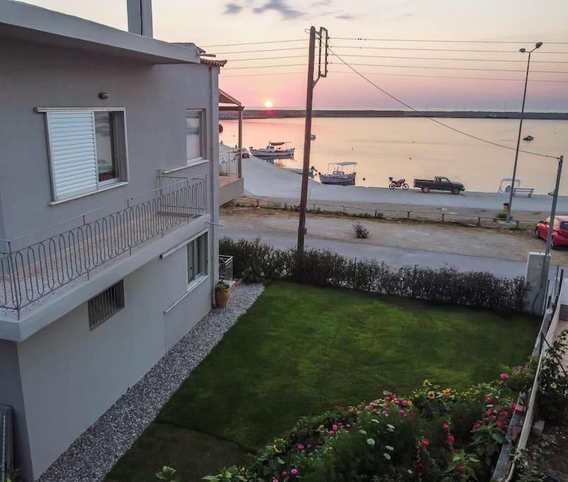 Phaos I Apartment Kyparissia Bagian luar foto